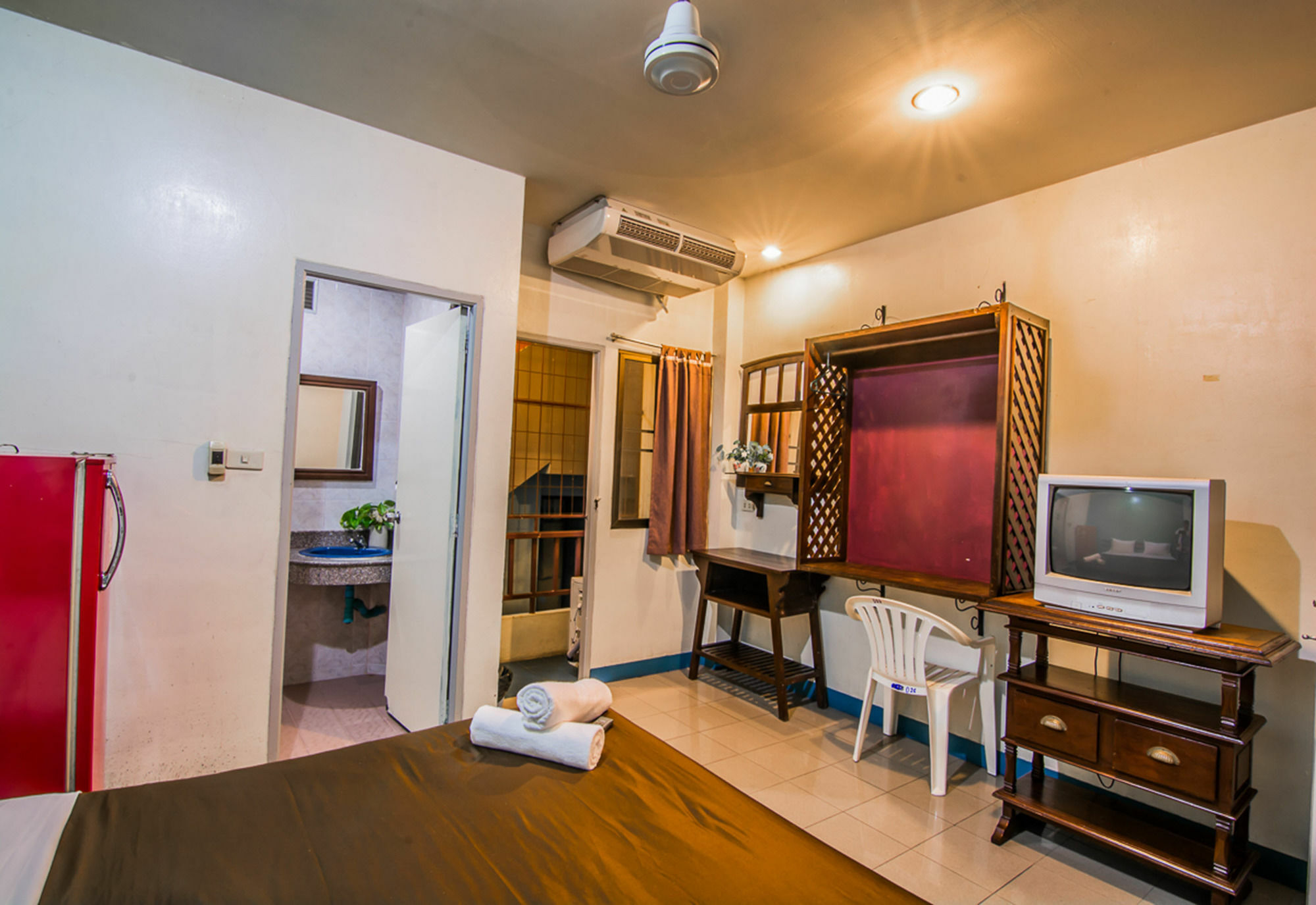 สุทัศน์คอร์ท 5 Hotel Pattaya ภายนอก รูปภาพ
