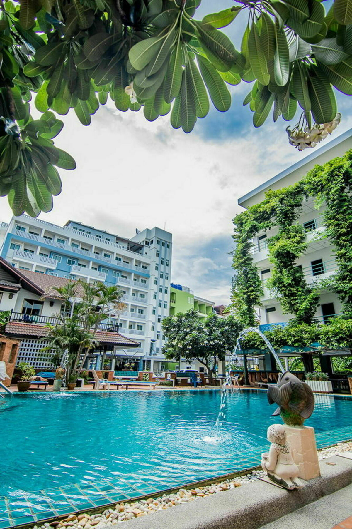 สุทัศน์คอร์ท 5 Hotel Pattaya ภายนอก รูปภาพ